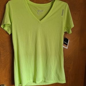 🦩3/$30 Reebok Short Sleeve Shirt NWT - size medium